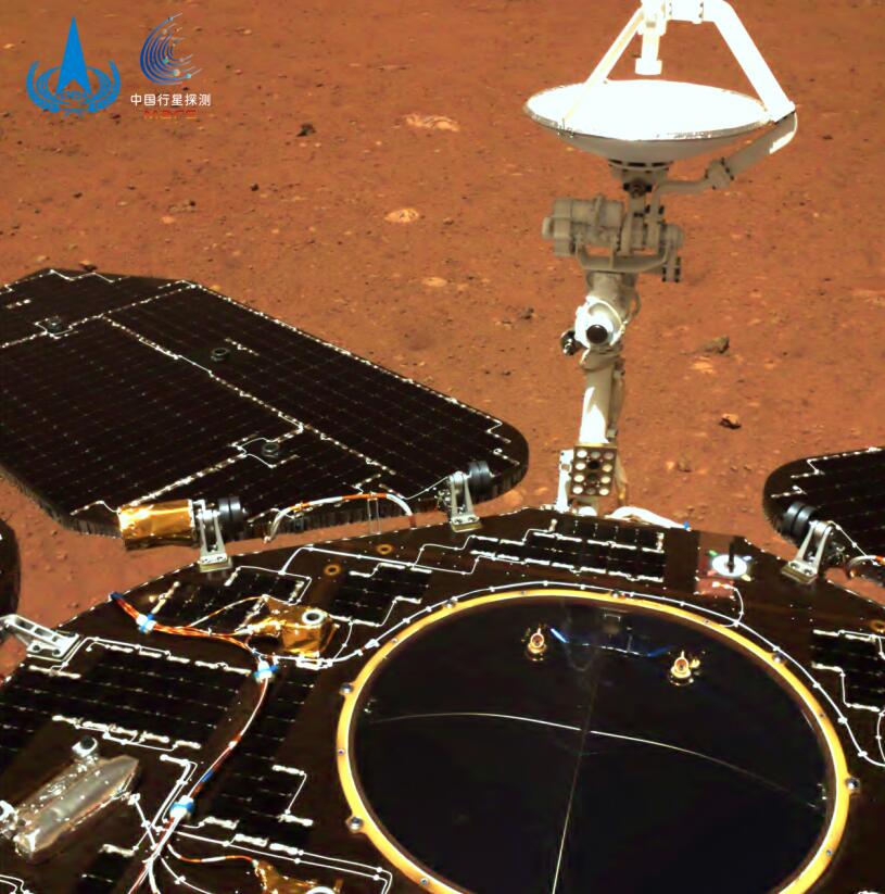 天问一号传回火星车巡视区高分辨率影像
